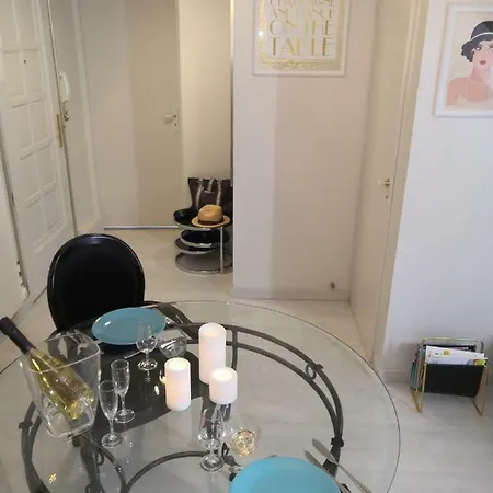 Cosy Aix Apartament *